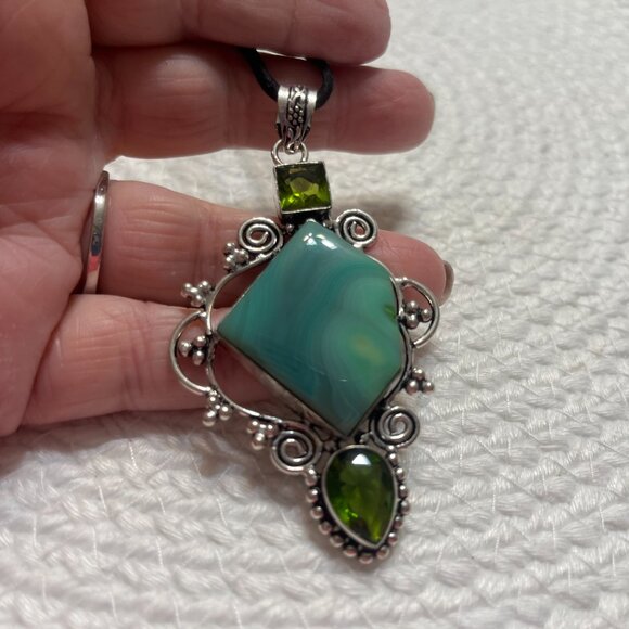 Gorgeous GREEN BOTSWANA AGATE & PERIDOT Handmade Sterling 925 Pendant/Cord #504D - Picture 2 of 3
